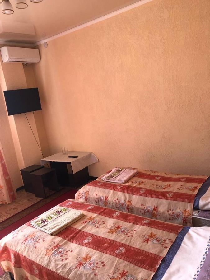 Adilet Fatima Guest House Bisjkek Eksteriør bilde